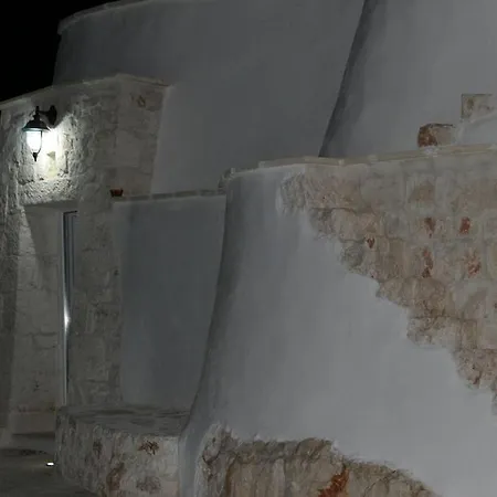 Trullo Ramunno * オストゥーニ